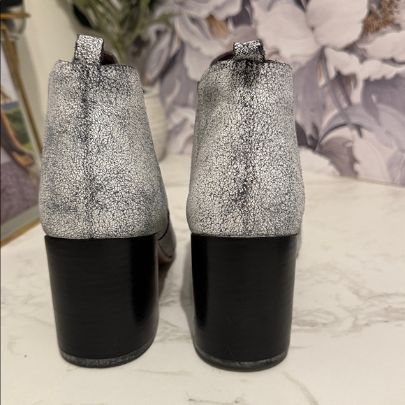 REPORT Signature‎ Women's White Crackled pointed Toe Ankle Boots Size 7 - Picture 7 of 11